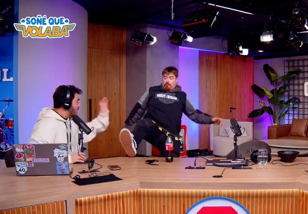 Migue Granados con la camiseta de Peñarol y Lucas Fridman bolso de Nacional