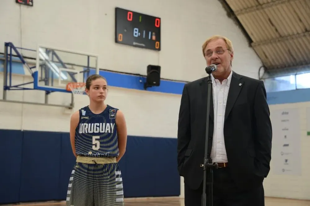 El presidente Ricardo Vairo durante la presentación del Cefubb.