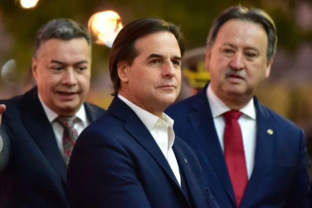 Lacalle Pou en la asunción de Santiago Peña