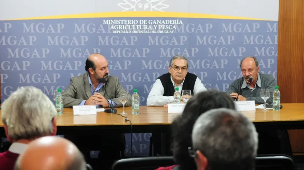 Otheguy, Benech y De Izaguirre anunciaron ayuda a queseros