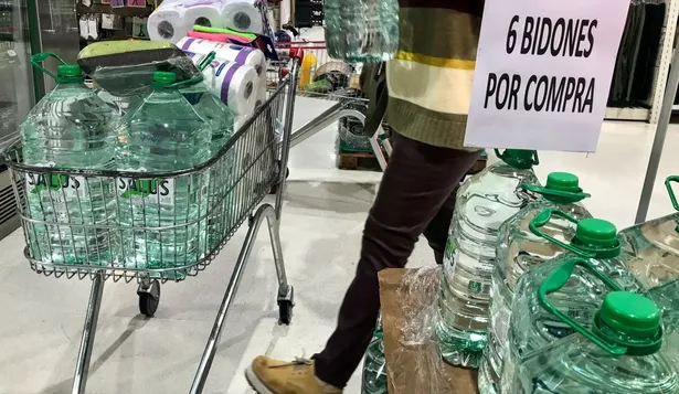 Se disparó la venta de agua en los supermercados