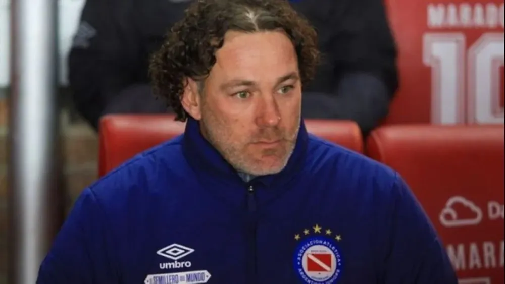 Sorpresa Gabriel Milito renunció como DT de Argentinos Juniors