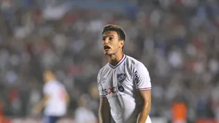 Leandro Barcia protesta el gol que no le cobraron