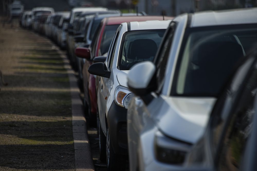 20240323 Autos estacionados en la calle, patente, sucive. IG