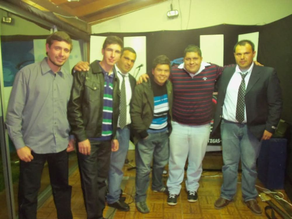 Pablo Dávila con la banda Albert y Nazareno Amor, que integró de 2017 a 2018