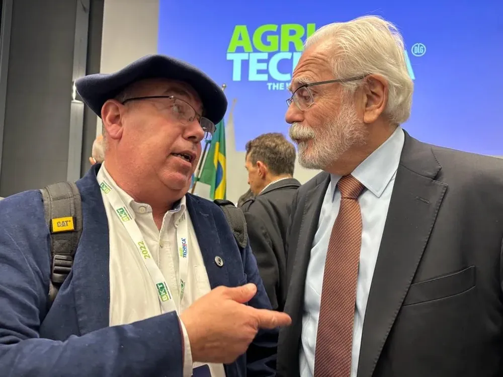 Jorge Andrés Rodríguez en la Agritechnica, junto al embajador de Brasil en Alemania, Roberto Jaguaribe.