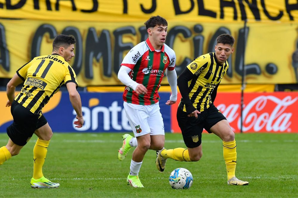 Larrazabal entre García y Silvera Larrazabal entre García y Silvera