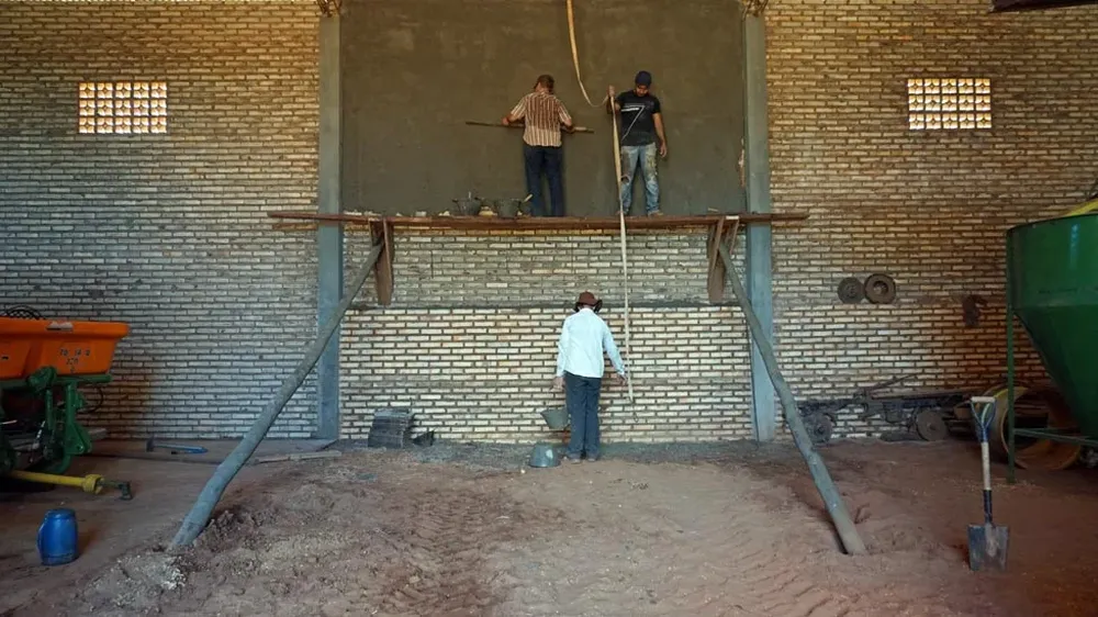 El trabajo es el fin principal de la vida para los menonitas. En Paraguay ha sido el único espacio en el que se vinculan con la población local.