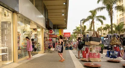 Turistas en Punta del Este
