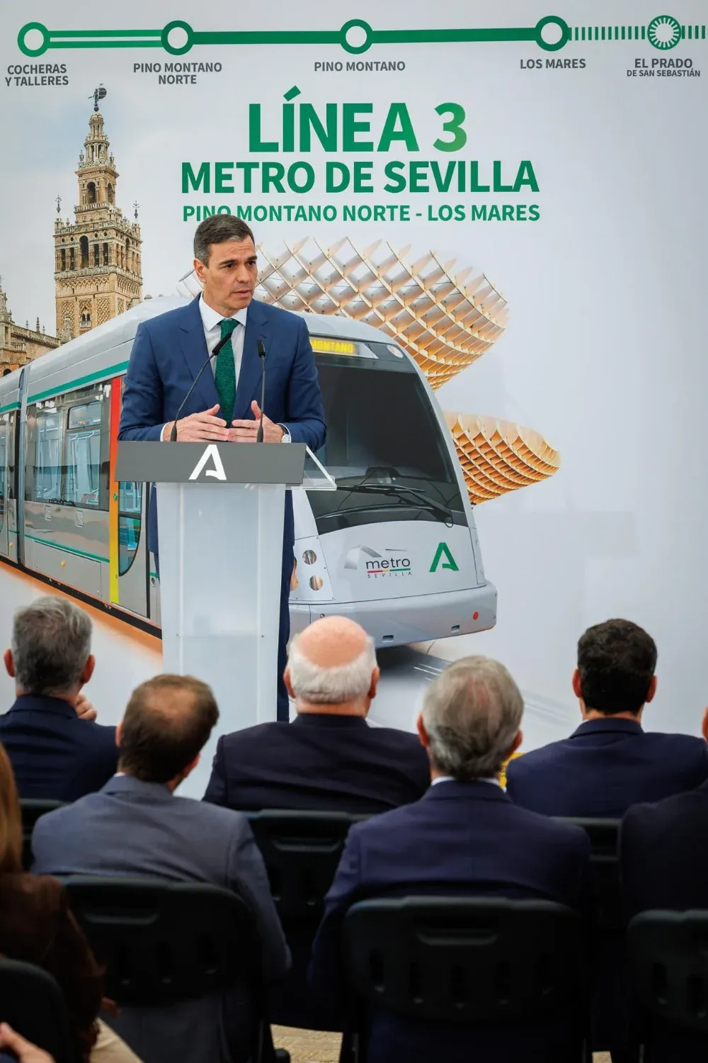 El presidente del Gobierno, Pedro Sánchez, durante su intervención en el acto de inicio de las obras en tramo urbano de la nueva línea de metro de Sevilla.