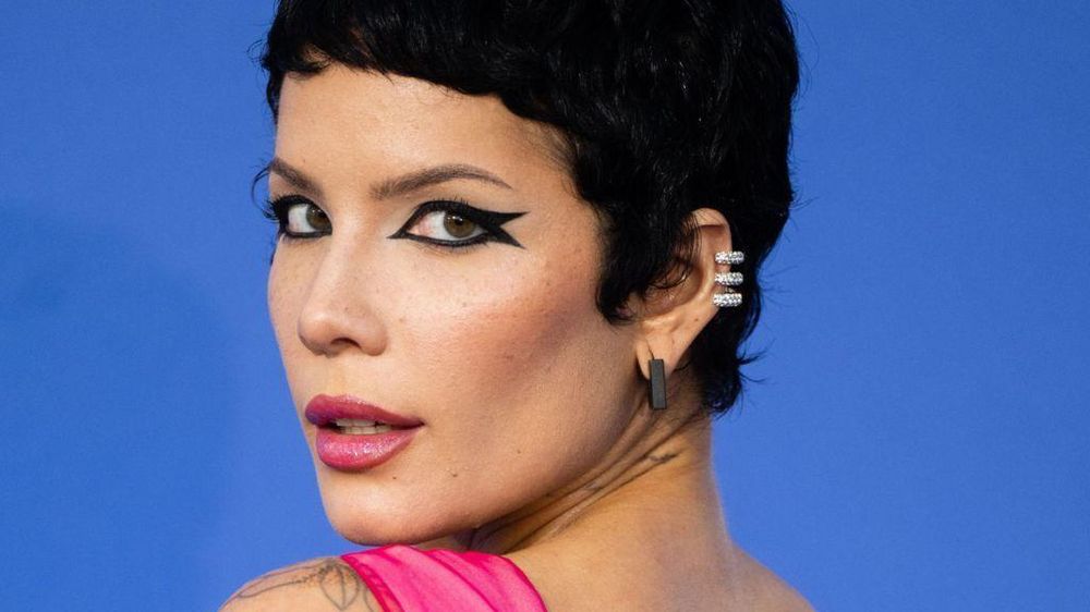 Halsey insinuó en una publicación de Instagram que está recibiendo tratamiento por leucemia y lupus.