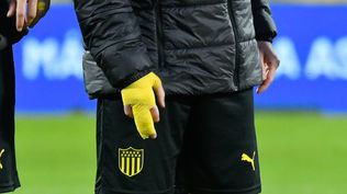 La mano de Lucas Hernández en Defensor Sporting vs Peñarol