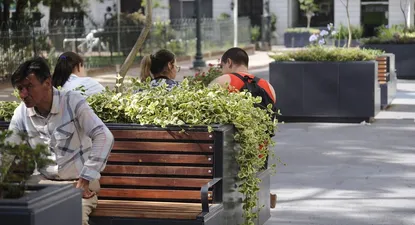 imm llamara a concurso de ideas para sustituir bancos de plaza zabala