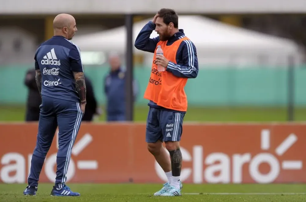 Sampaoli y Messi en Ezeiza