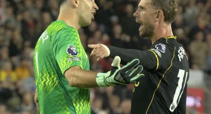 Jordan Henderson discutió con Emiliano Dibu Martínez en la derrota de Chelsea ante Brentford por la Premier League