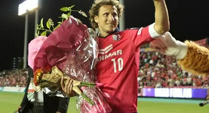 Diego Forlán en su despedida