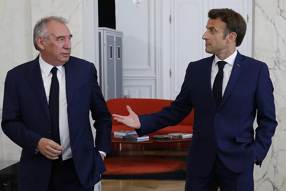 El primer ministro de Francia, François Bayrou, y el presidente Emmanuele Macron