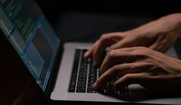 Gracias al hacker: el apagón digital que nos volvió a reunir Gracias al hacker: el apagón digital que nos volvió a reunir