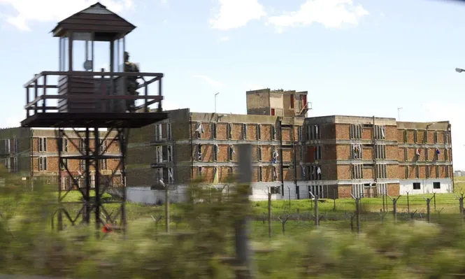 Trasladaron a otros 116 presos del Comcar a patio techado