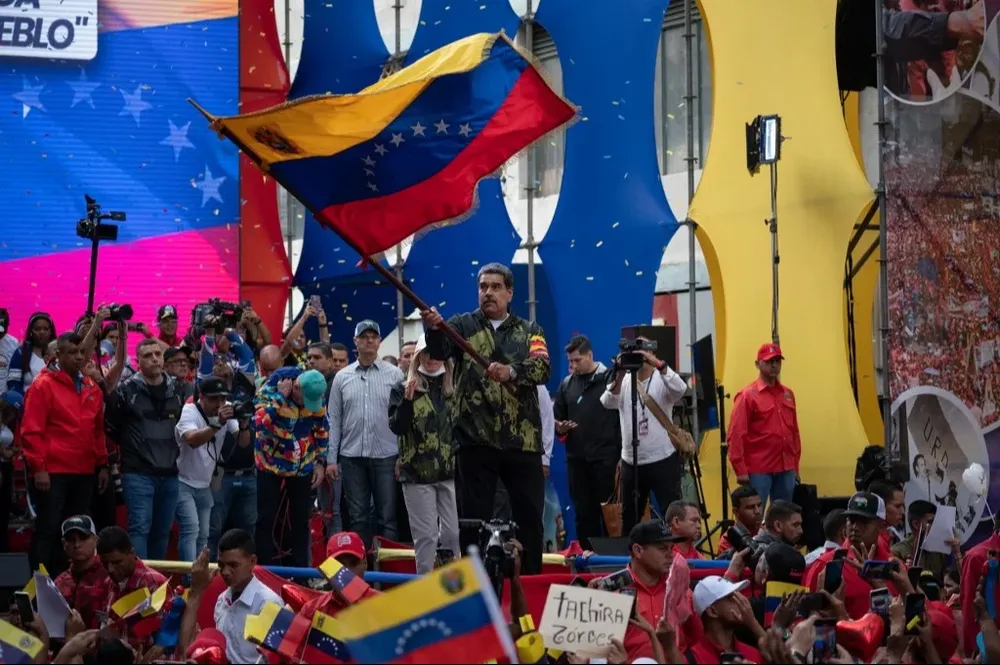 En el cierre del acto oficialista, el presidente Maduro dijo que iba a “seguir gobernando el país con el apoyo del pueblo venezolano”.