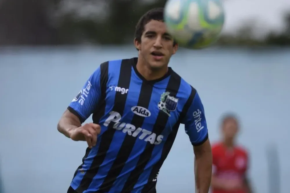Federico Pereira y la pelota