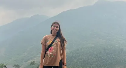 Valentina Fernández durante su estadía en Malasia, donde le robaron las tarjetas de crédito