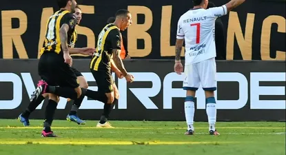 Festejo de Peñarol en el clásico