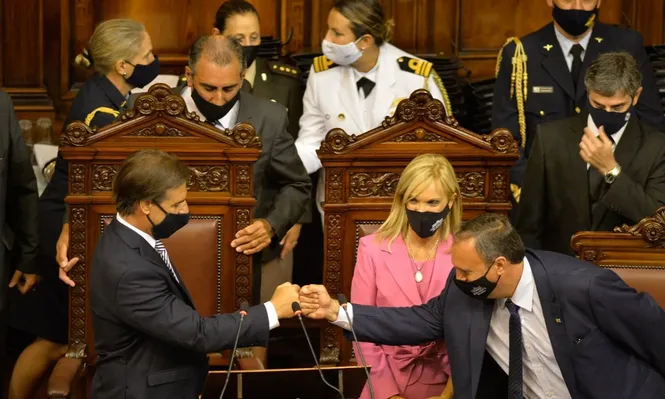 Lacalle Pou se presenta ante la Asamblea General