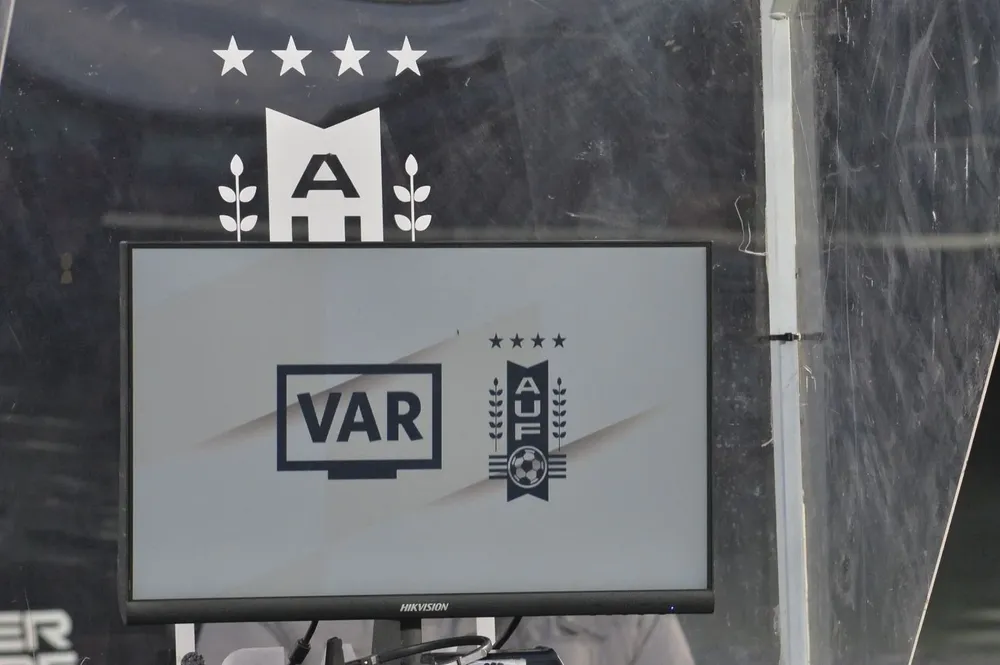 VAR en el fútbol uruguayo