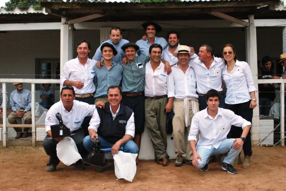 Los cabañeros y los integrantes del escritorio Valdez y Cía