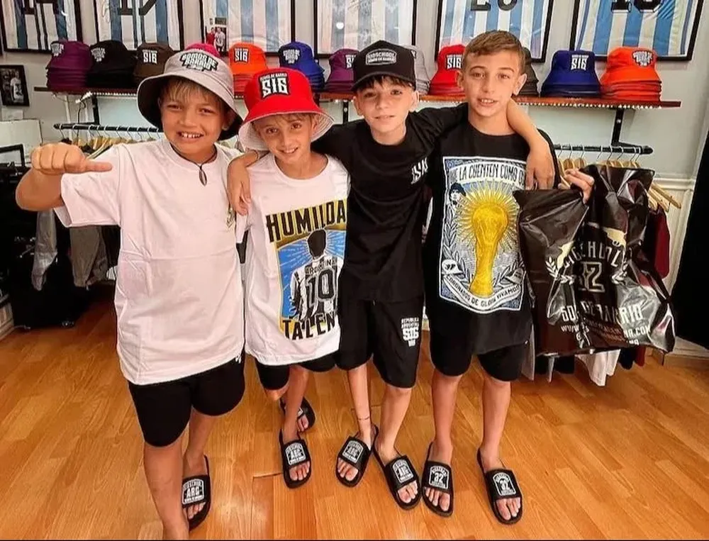 Los niños de Pasión por la Redonda, Caetano, Camilo, Santino y Ramiro.