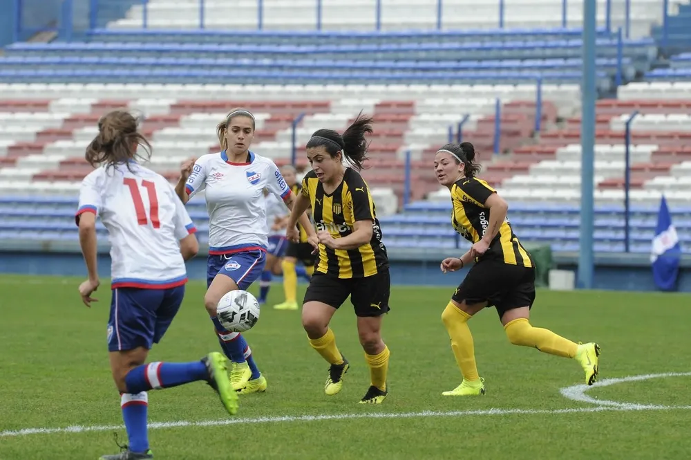 Los dos grandes juegan el clásico femenino en el Suppici de Colonia