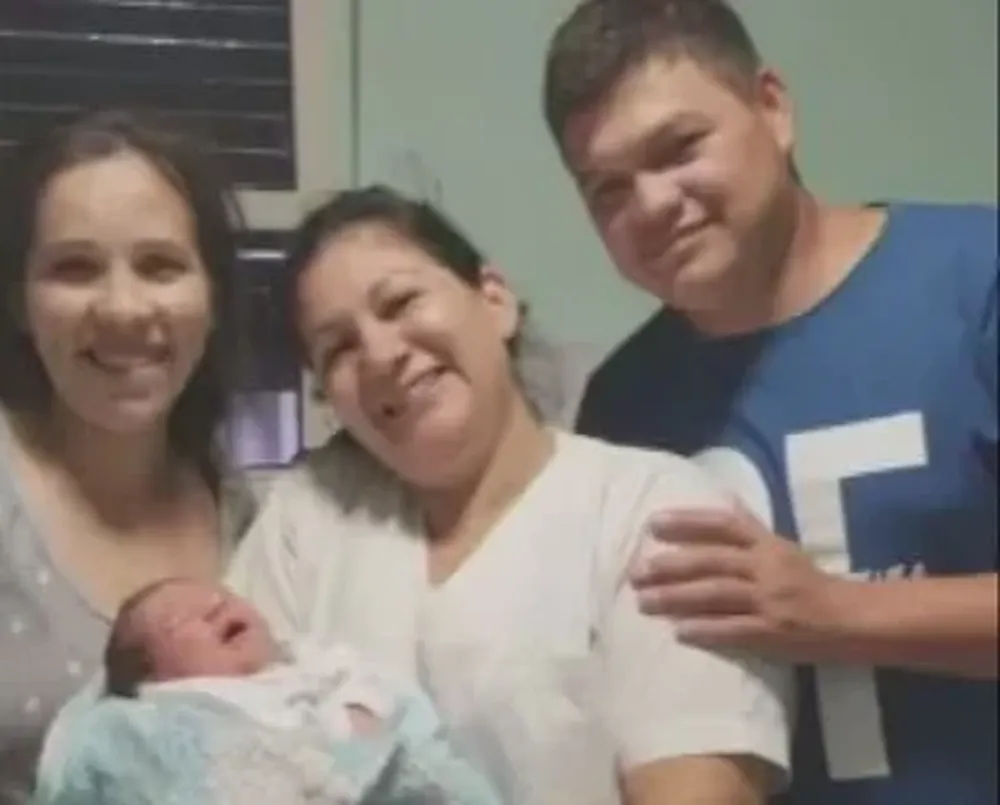 San Antonio de Areco: debido al temporal, una embarazada no llegó al hospital y dio a luz en el auto