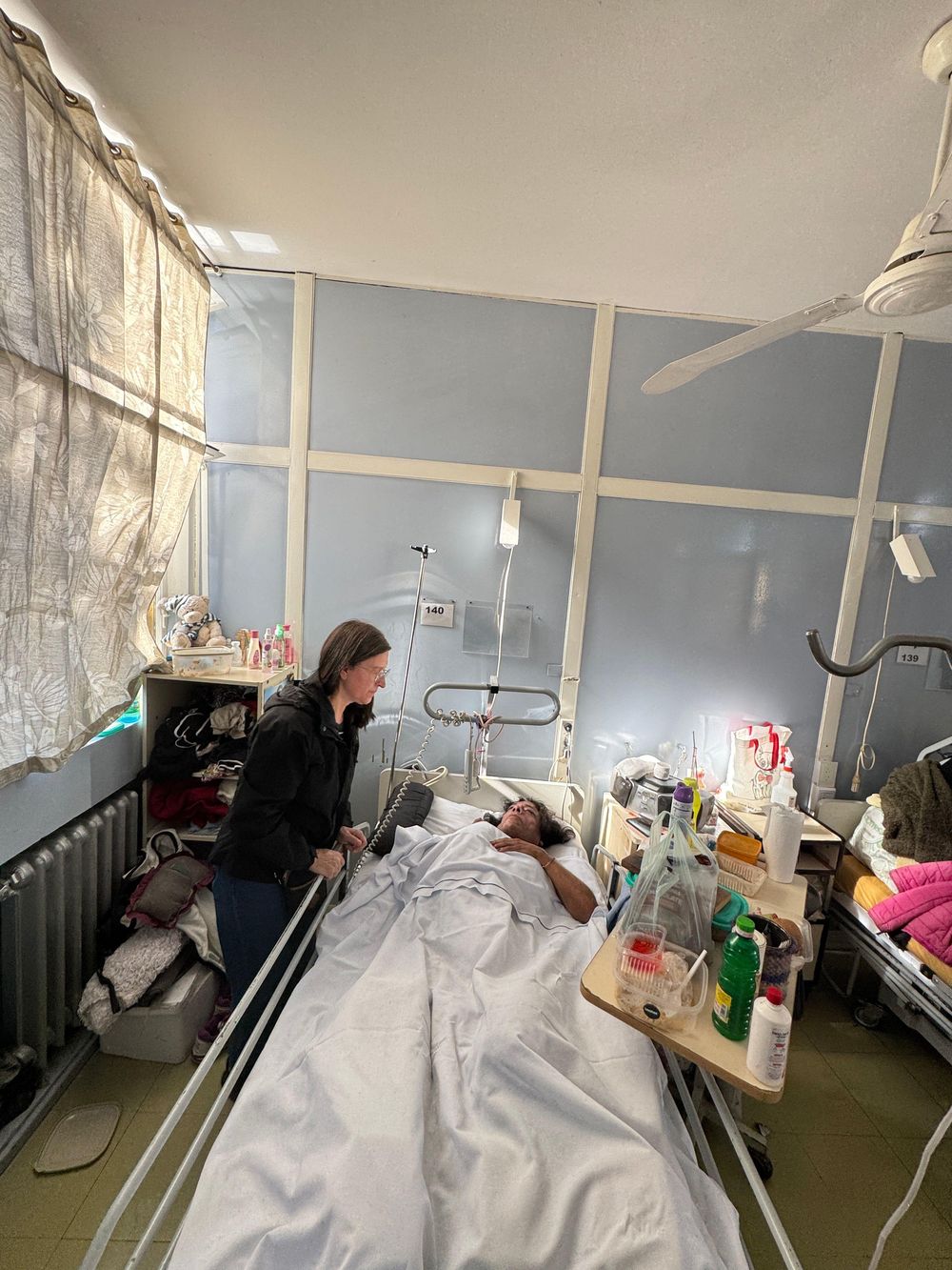 La exreligiosa sigue acompañando a las mujeres trans tanto en los hospitales como fuera de ellos.