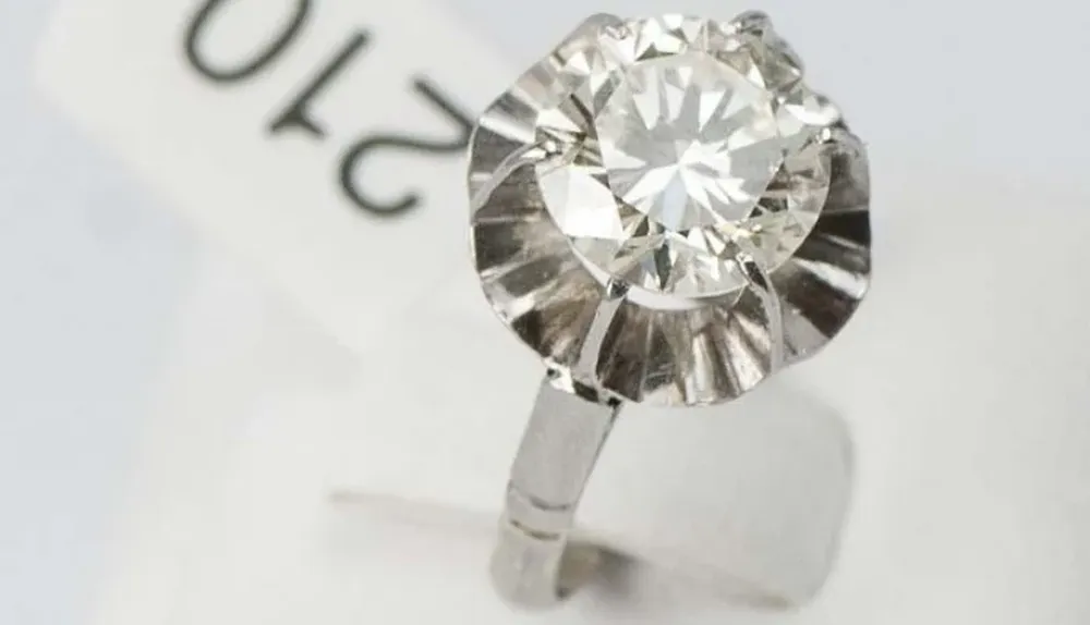 Solitario de 18 quilates con brillantes de 2,15 quilates