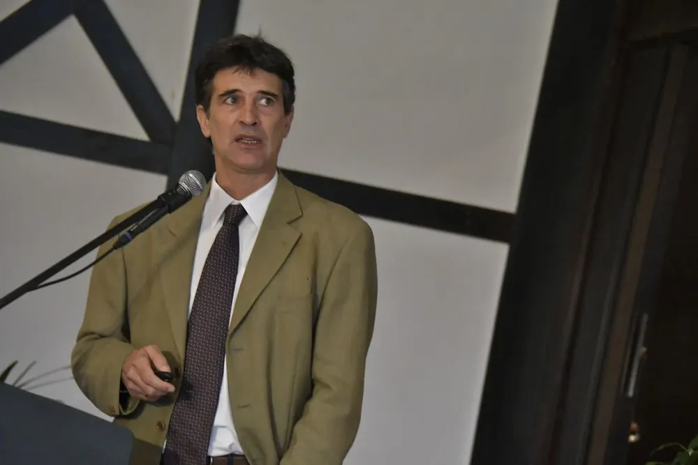 Ignacio Zuasnabar, de Equipos