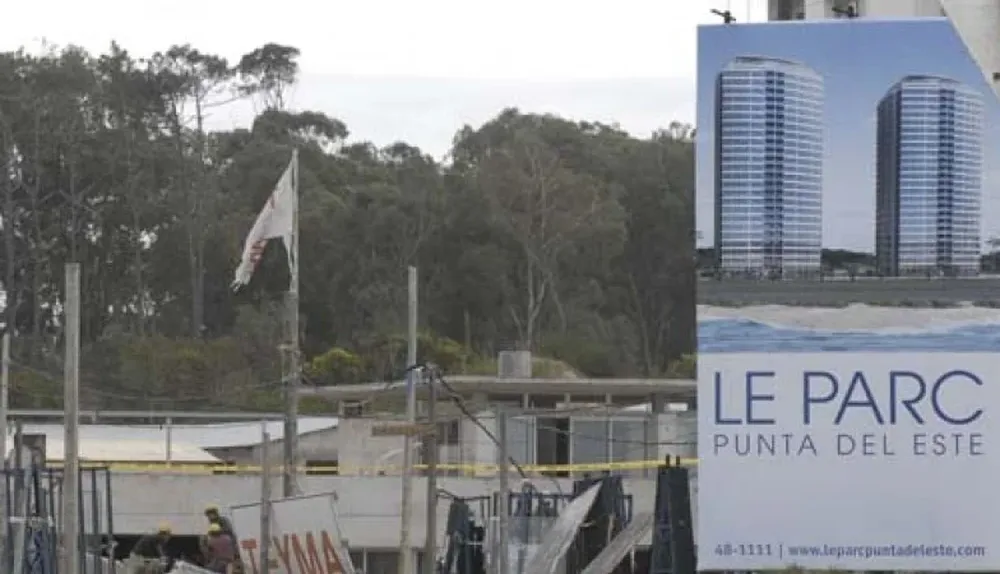 Edificio Le Parc, en parada ocho de playa Brava de Punta del Este.