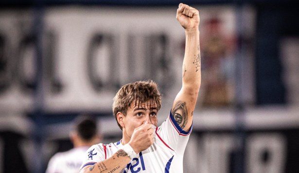 Jeremía Recoba celebra su gol en Nacional vs Danubio