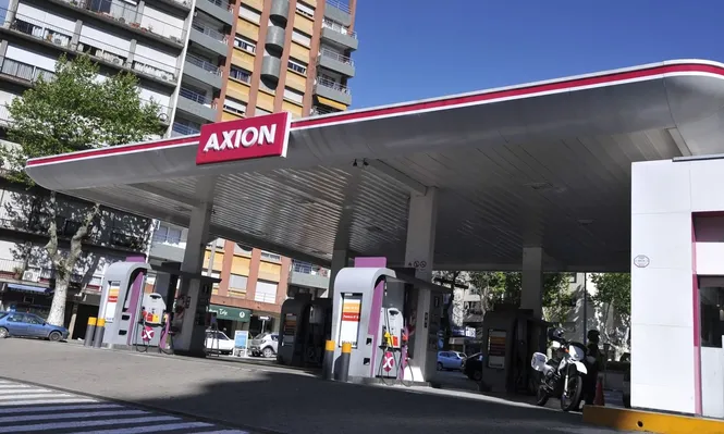 Axion baja los precios de la nafta