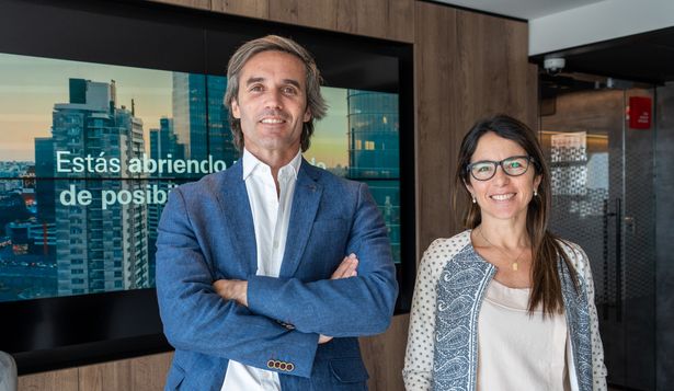 Gabriel Souto -Head of Premier and Wealth Management- y Lucía Costa- Head de Canales Estratégicos-&nbsp; de HSBC