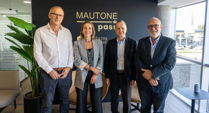 Doctores Luiz Cazabán (Centro Oncológico), Lucía Vidal (Directora), Juan Pablo Arnoletti (Centro Oncológico) y Gustavo Rodríguez (Director).