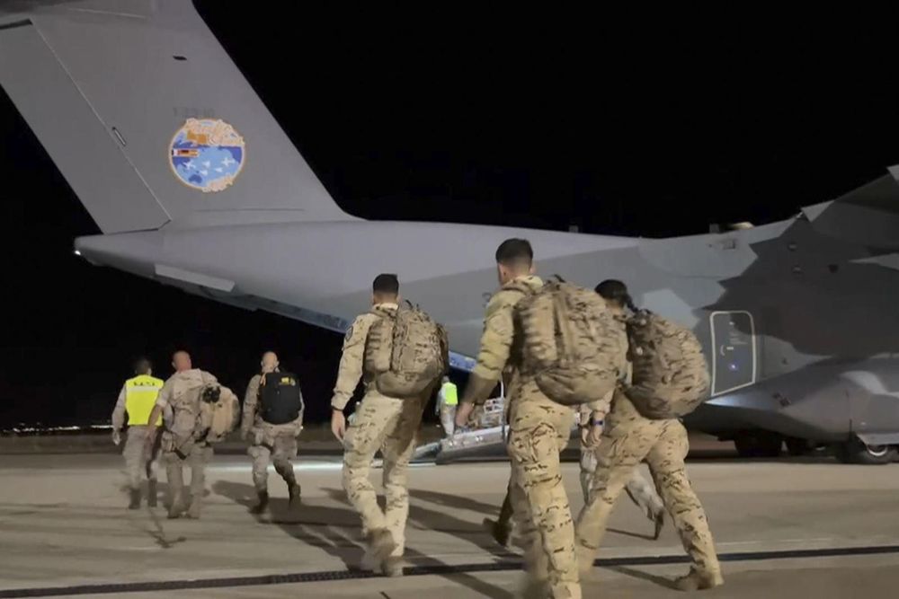 Uno de los aviones del Ejército del Aire y del Espacio que partieron a Beirut para repatriar españoles. EFE