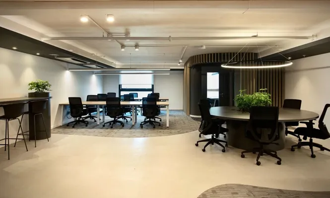 Oficinas de One Tree Takeoff Media Portlike en Sinergia Faro (Deus)