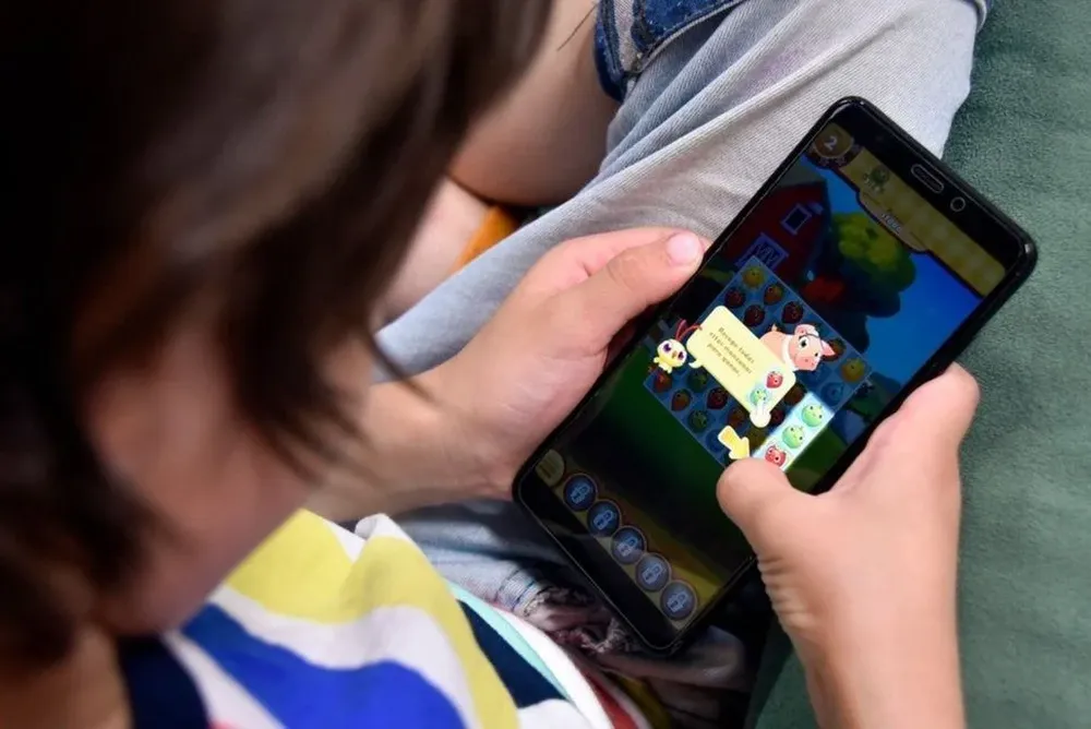 Niños y pantallas: un combo no del todo benigno