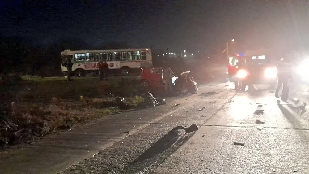 El accidente sucedió en Bv. Aparicio Saravia y Av. de las Instrucciones