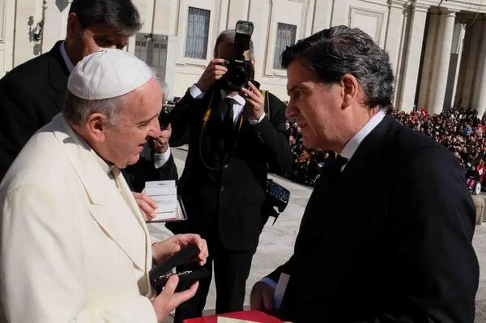 Pedro Bordaberry visitó al papa Francisco en el Vaticano