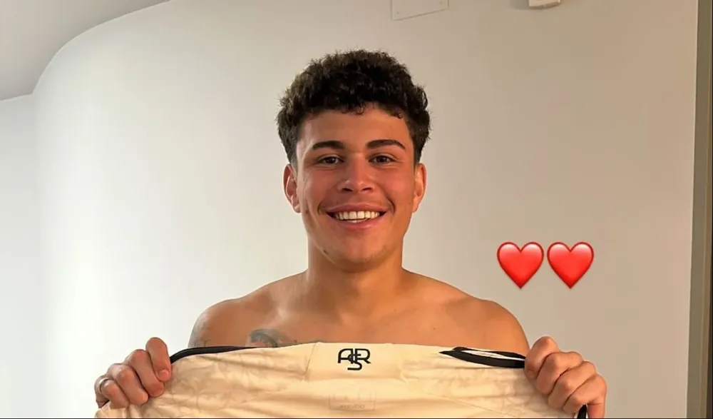 Alan Matturro con la camiseta que cambió