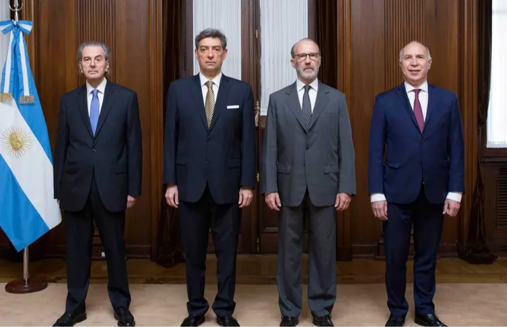 Los cuatro miembros de la Corte Suprema