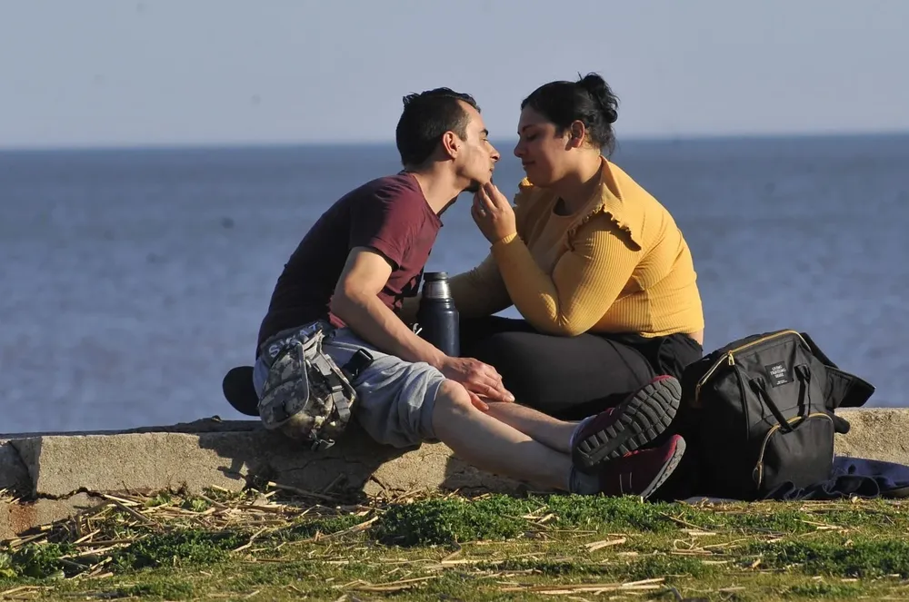 AccuWeather prevé un día principalmente soleado y agradable en Montevideo