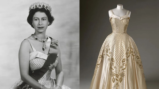 La reina Isabel II junto al vestido que llevó en una visita de Estado a Francia en 1957.